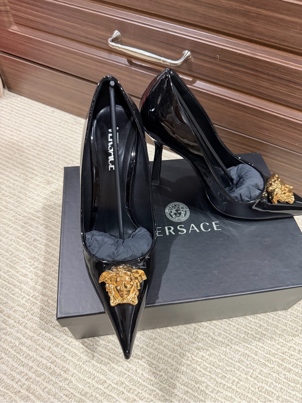 Versace Black Patent Leather Pointed Pumps with Gold Medusa - Picture 2 of 5